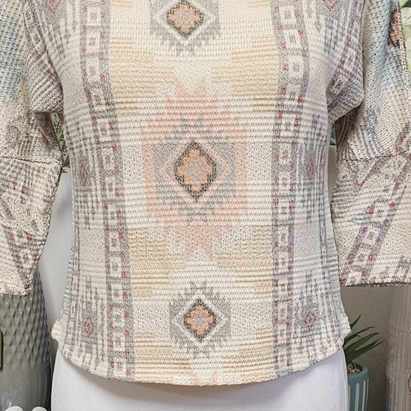 BLU PLANET | Southwestern Motif Textured KNIT CROP TOP - Picture 8 of 15